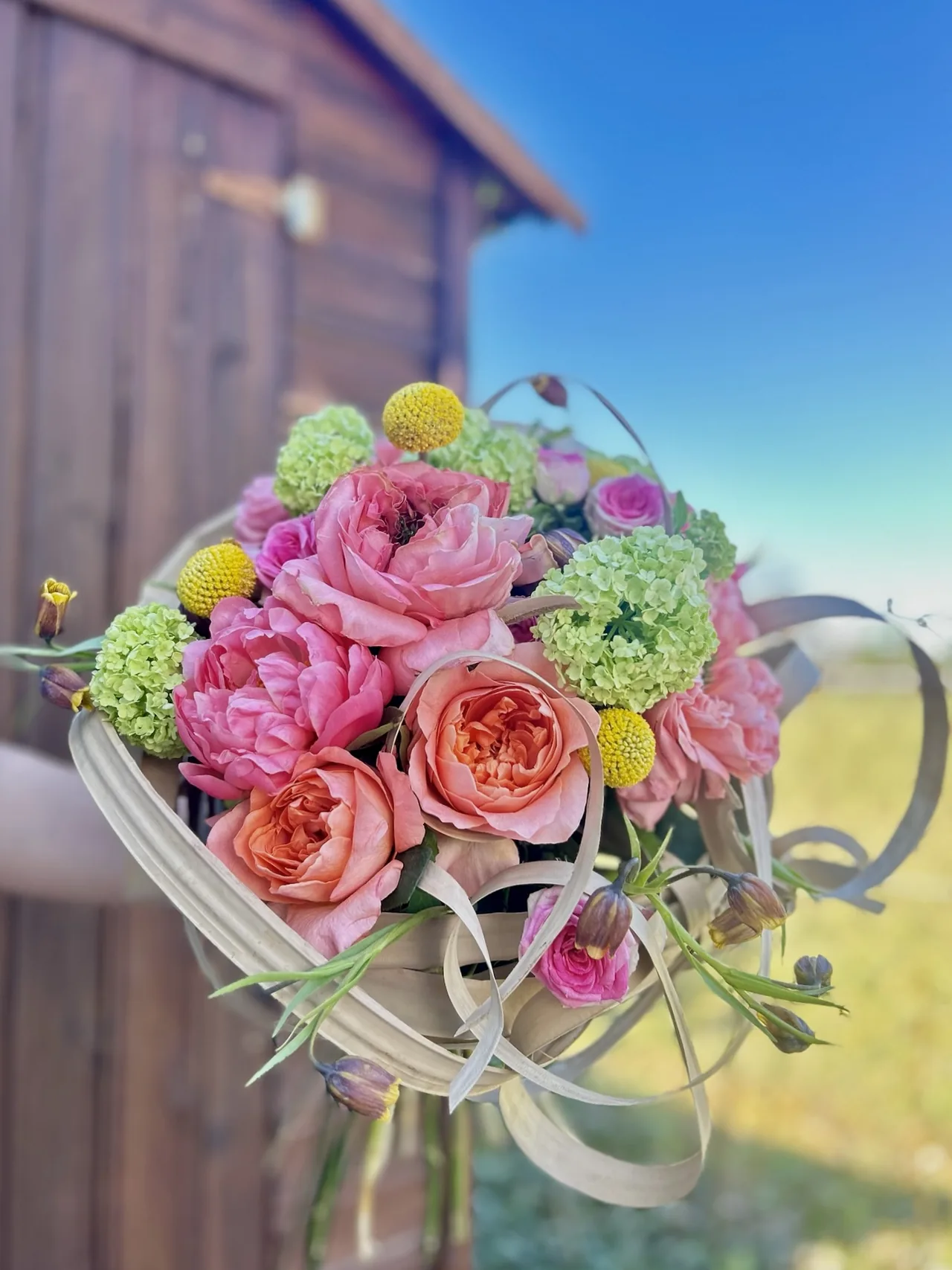 Bouquet romantique rose, pêche et vert